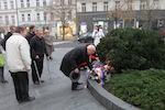 Položení kytice na Václavském náměstí